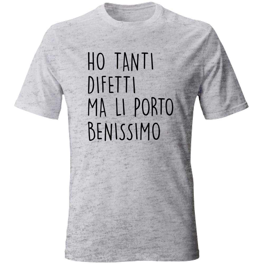 T-Shirt Unisex Tanti difetti - Scritte Divertenti - Chiara